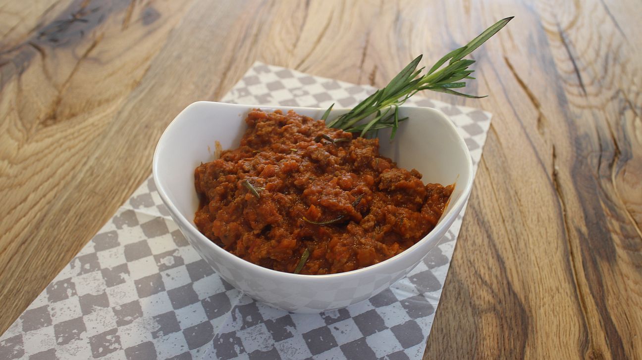 Bolognese mit Auberginen • Mira Carletti